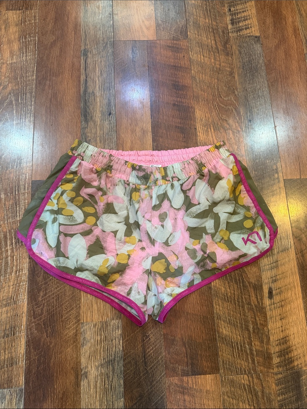 Floral Print Pink & Olive Women’s Athletic Shorts M (3275)